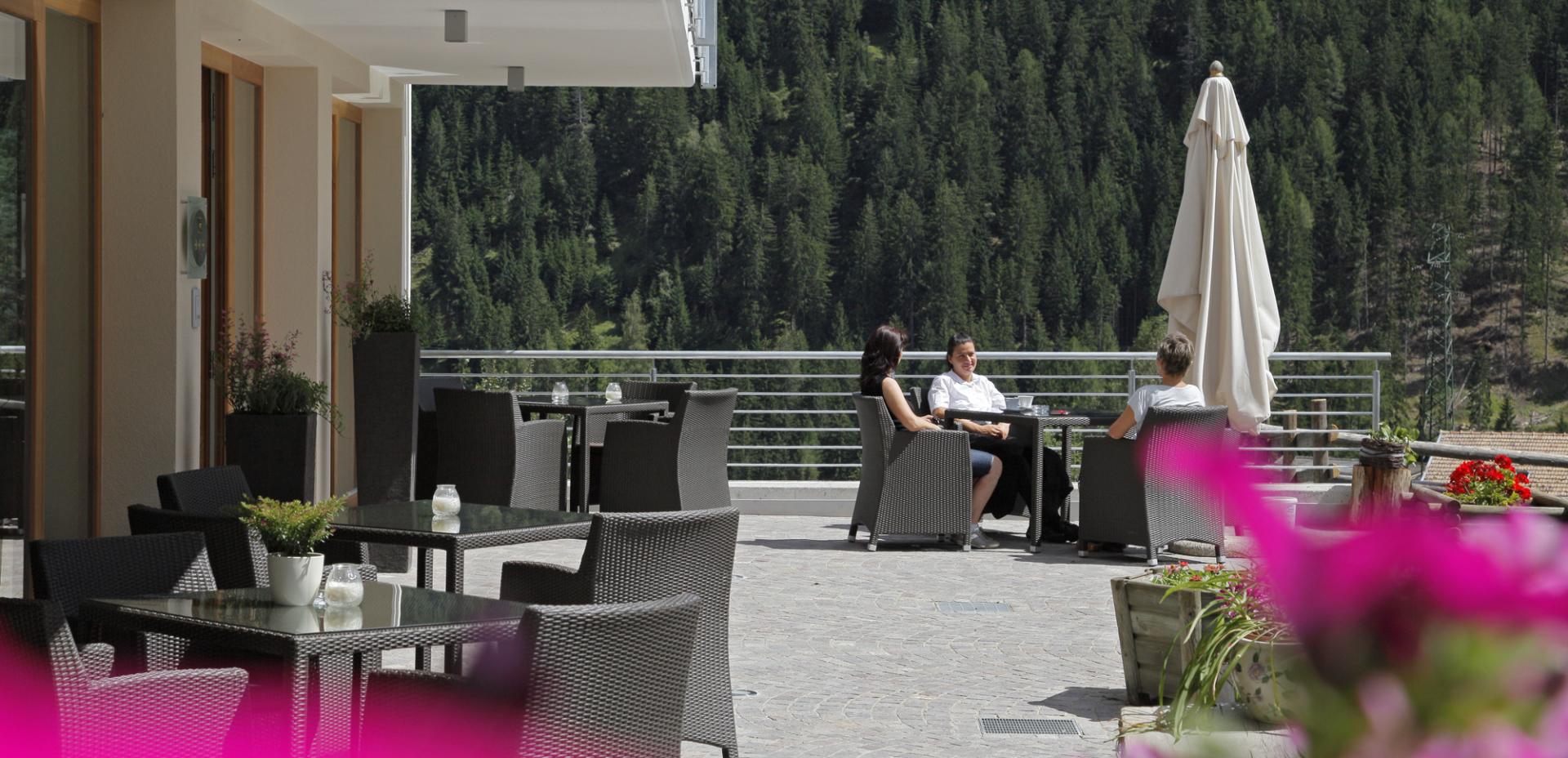 La terrazza soleggiata del Vital-Hotel Rainer