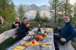 Frühstück unter freiem Himmel