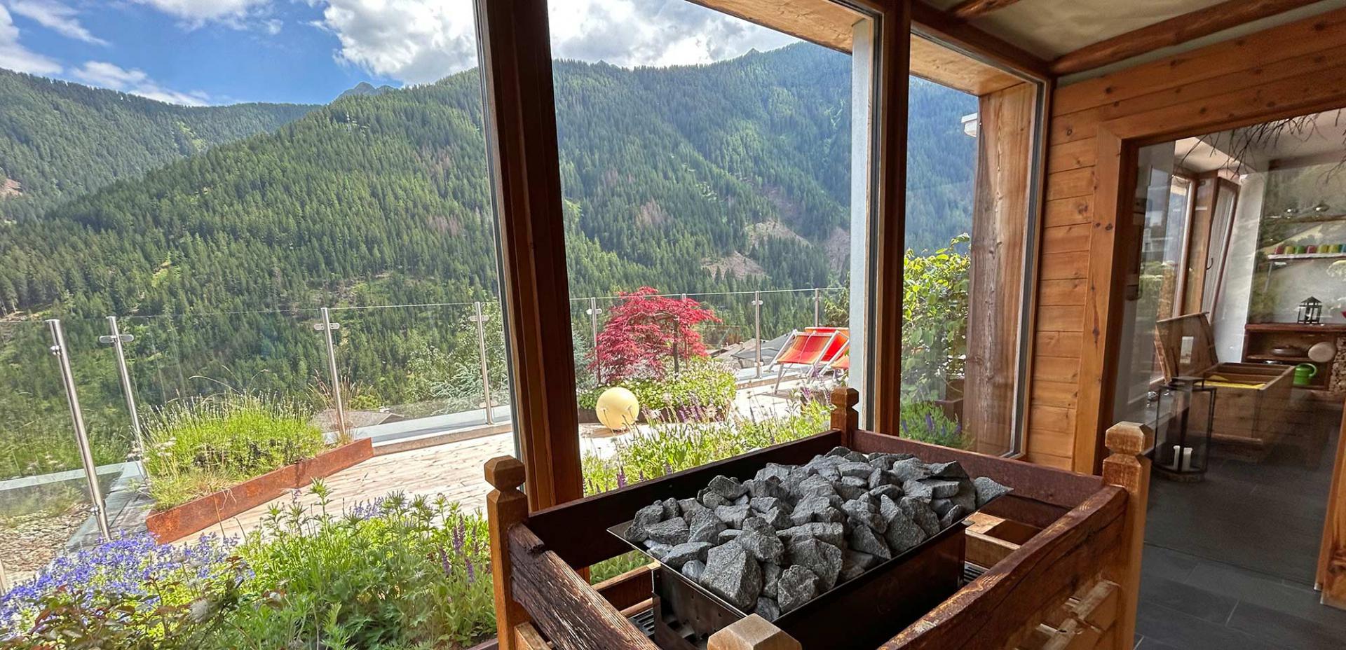 Sauna finlandese con vista panoramica sulla Val d'Ultimo