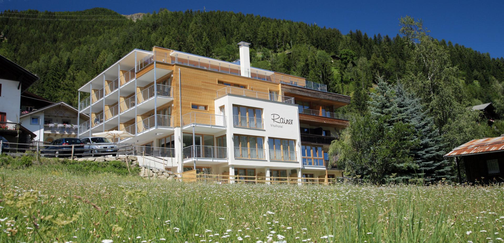 Vitalhotel Rainer in Val d'Ultimo, vista frontale