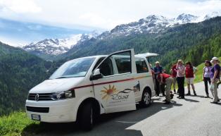 Hotel Rainer’s hiking bus